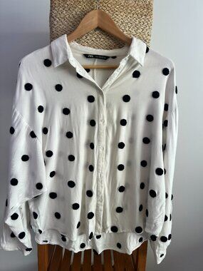 Zara White Button-Down Shirt with Black Polka Dots